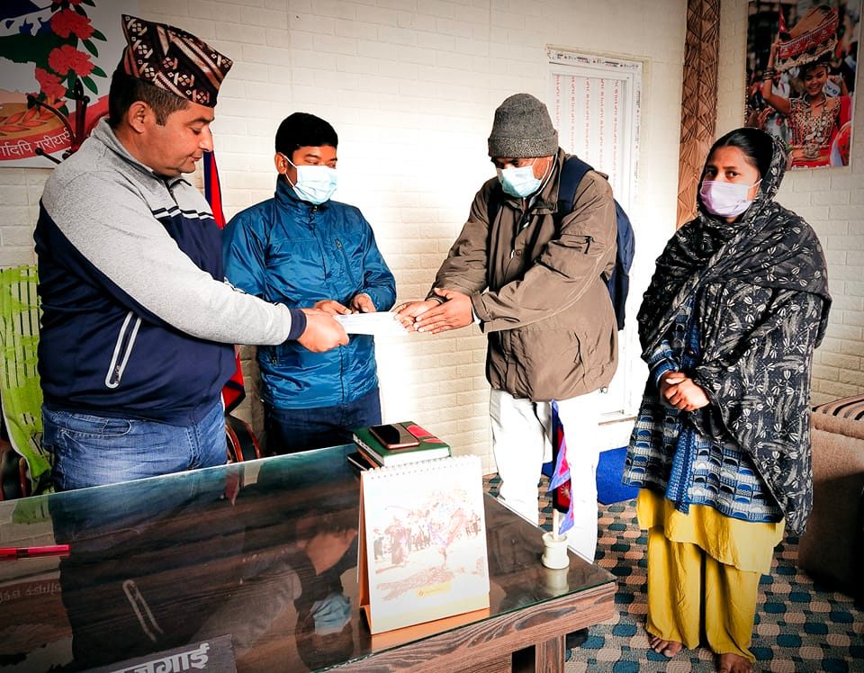 मृतकका परिवार लाई आर्थिक सहयोग प्रदान