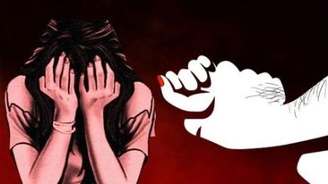 बालिकालाई जबर्जस्ती करणी गरेको आरोपमा एक शिक्षक पक्राउ
