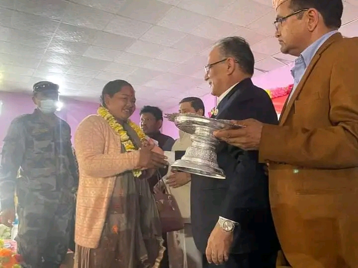 मोहन्यालकी कार्यवाहक अध्यक्ष माओवादी केन्द्रमा प्रवेश