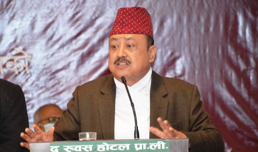 धनगढीको मेयरमा गोपाल हमालको उम्मेदवारी घोषणा