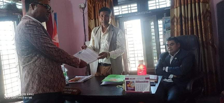 बर्दगोरिया निजामती कर्मचारी संगठन द्वारा बुझाएयो ८ बुदें ज्ञापनपत्र
