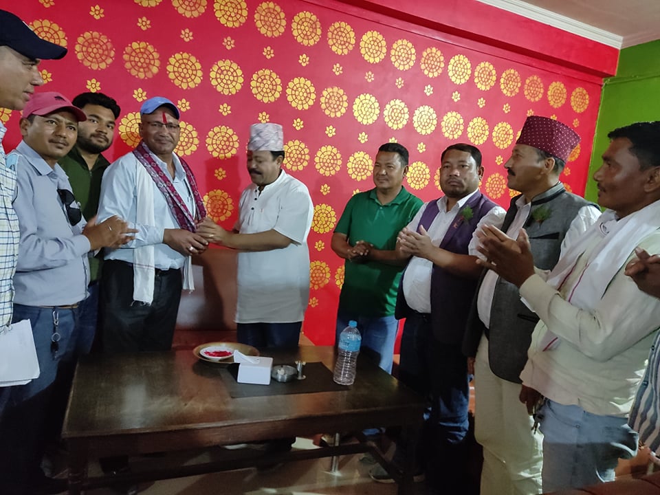 देउडा गाएक राजाराम भाटद्धारा नेपाली काङ्ग्रेस परित्याग गरी एमालेमा प्रवेश