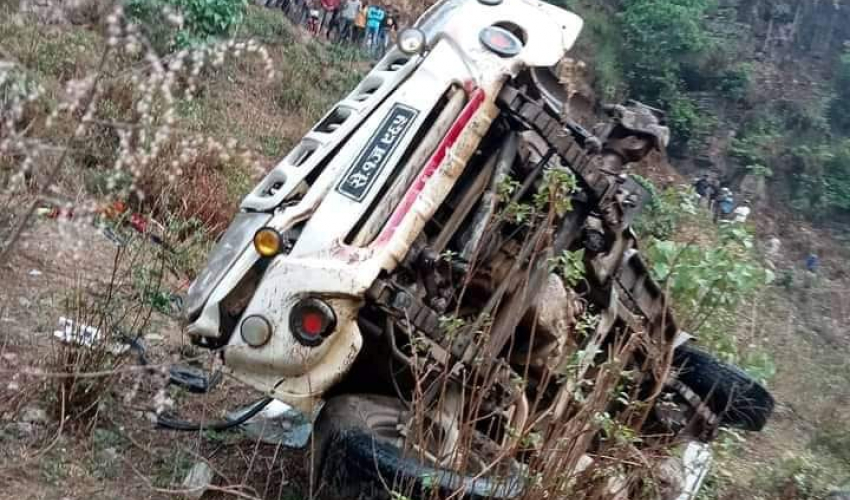अछाममा जीप दुर्घटना हुदा १२ जना घाइते