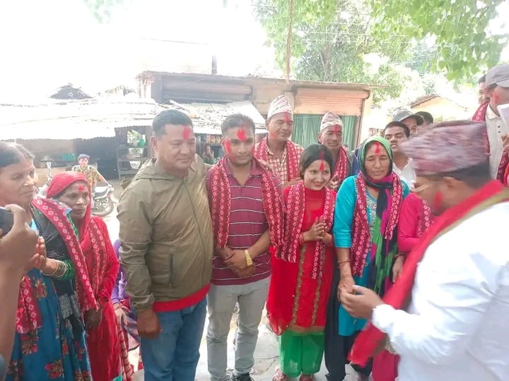 बर्दगोरिया ४ नौनियाँ बाट विभिन्न पार्टीका ३ दर्जन बढी एमालेमा प्रवेश