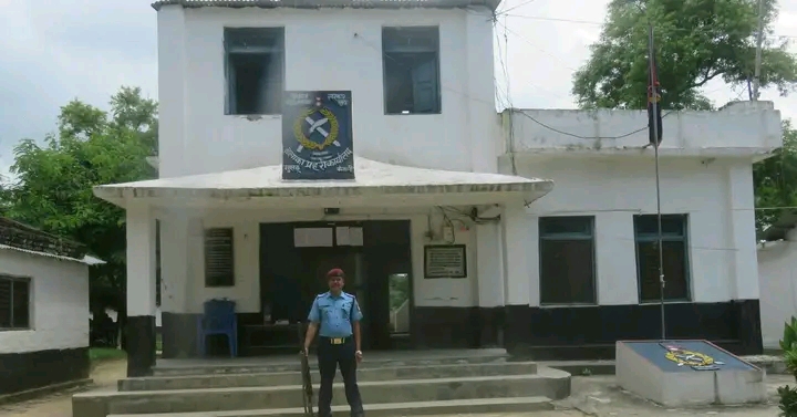 थुनुवा कैदि हतकडी सहित फरार