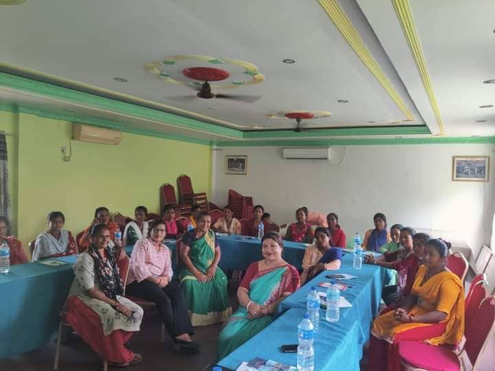 कुखुरा पालन सम्बन्धि सामाग्री हस्तान्तरण