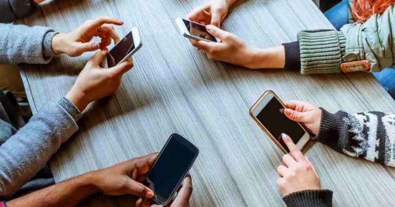 नेपालमा आजबाट दर्ता नभएका मोबाइल नचल्ने
