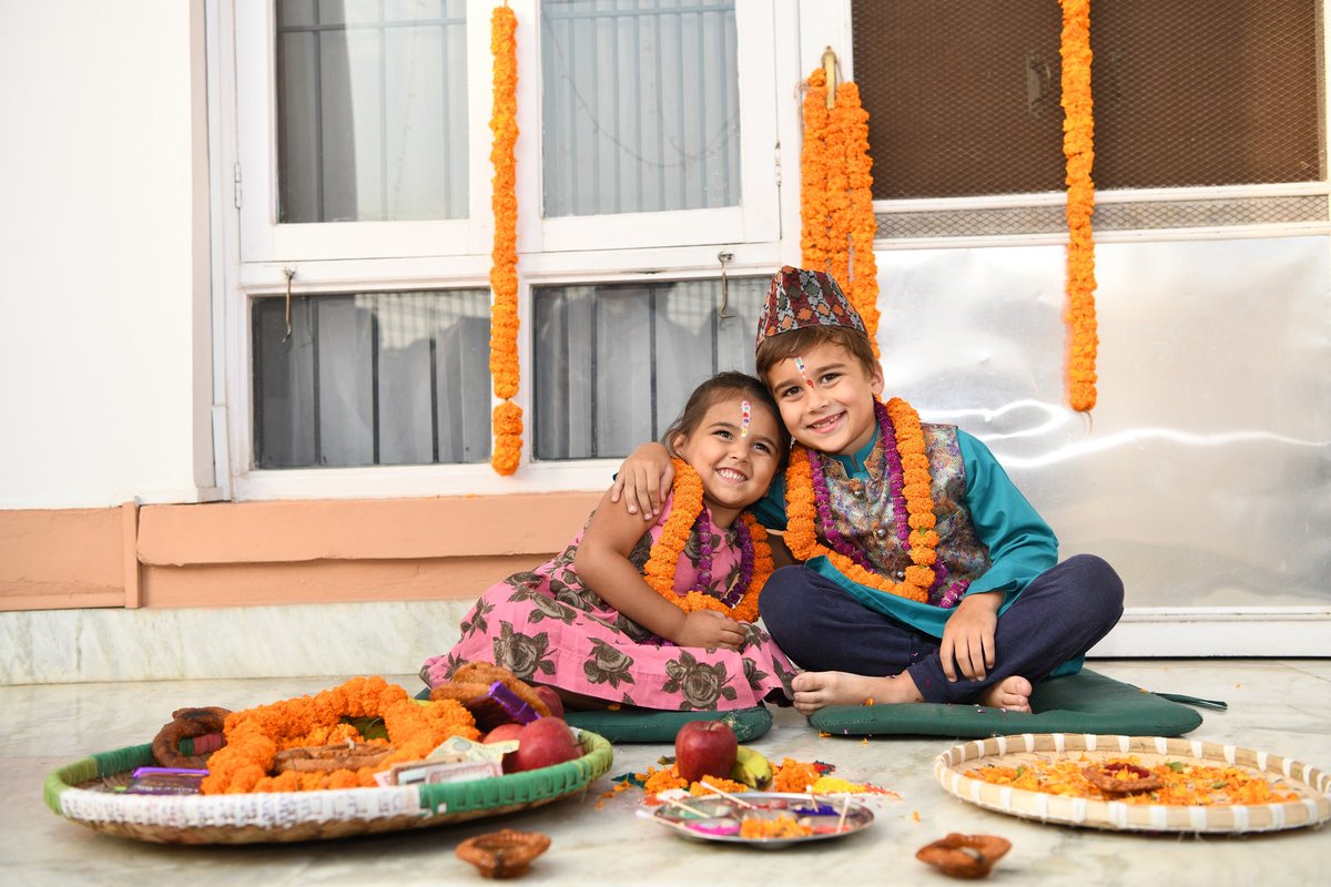 आज भाइटीका,शुभ  साइत ११ : ३७ बजे