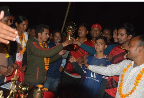 खुल्ला मोहन्याल भलिबल प्रतियोगिताको उपाधि  राष्ट्रिय आधारभूत विद्यालय चोसेकाँडा लाई