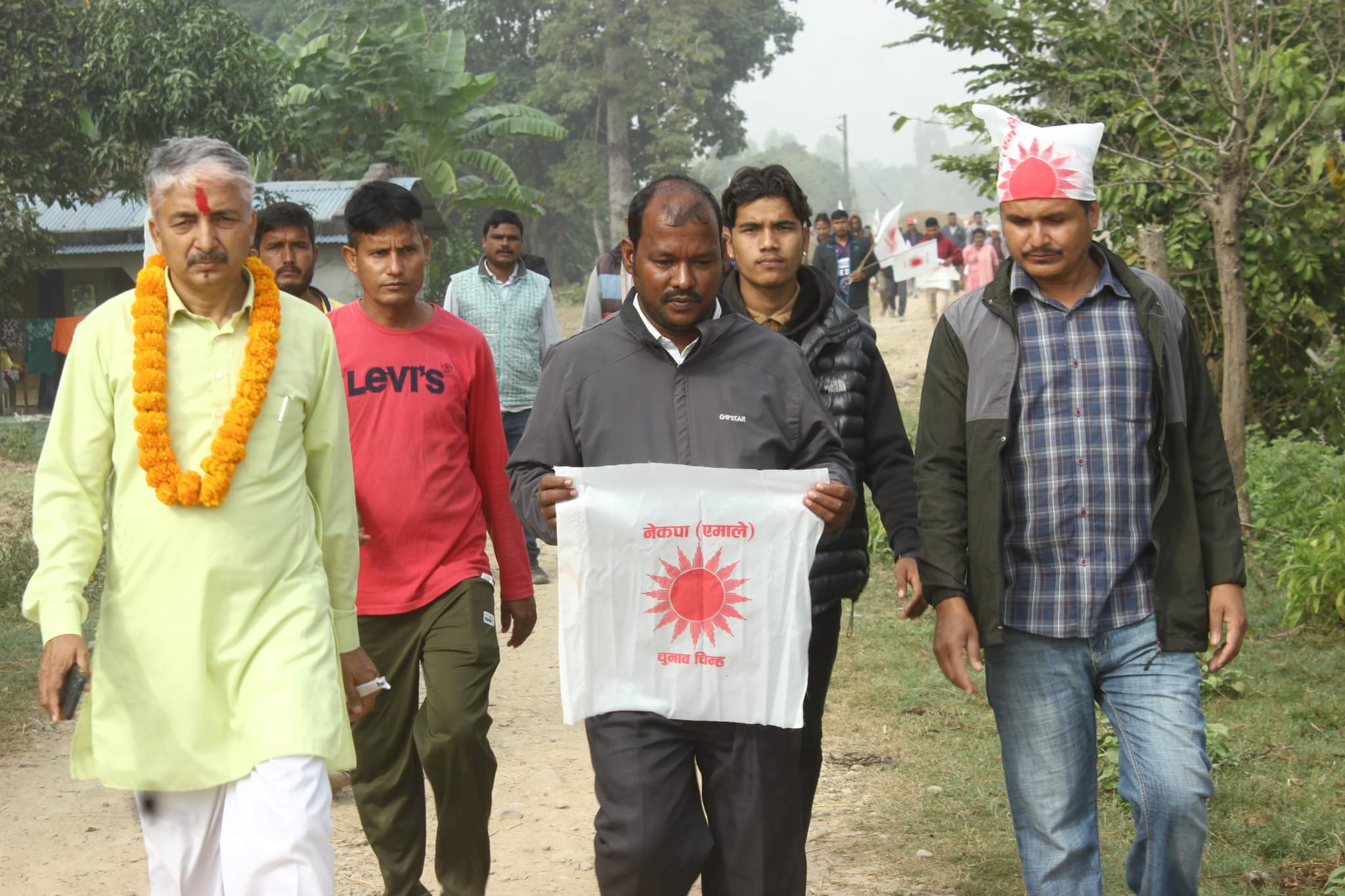 लम्कीचुहा ६ मा एमालेको घरदैलो (फोटो फिचर)