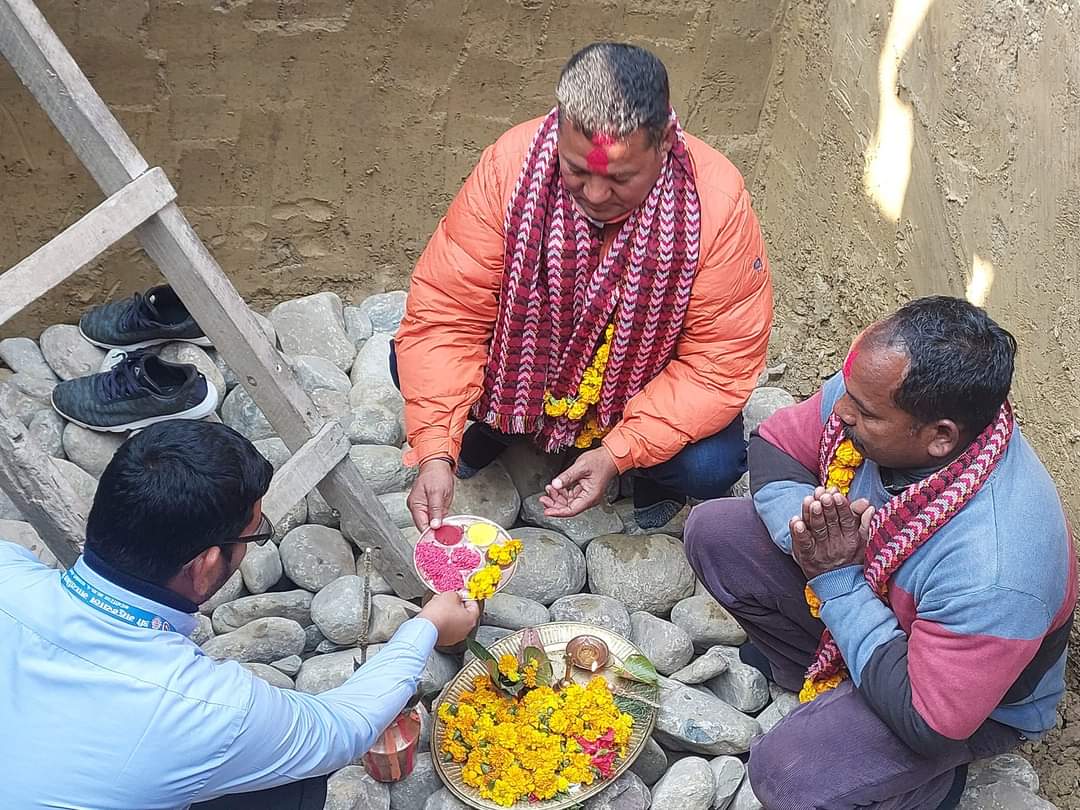 बर्दगोरिया६ मा श्री महुन्याल मावि को १२कोठे भवनको शिलान्यास