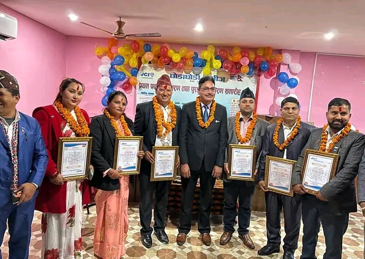 घोडाघोडी जेसीजको प्रथम पद हस्तान्तरण तथा पुरस्कार वितरण कार्यक्रम सम्पन्न
