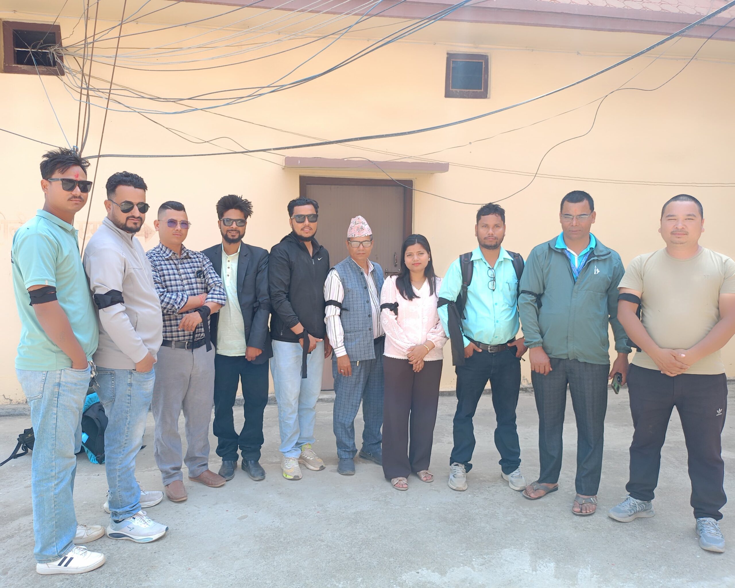 बौनियाका पत्रकारहरुले हातमा कालो पट्टी बाँधेर विरोध जनाए