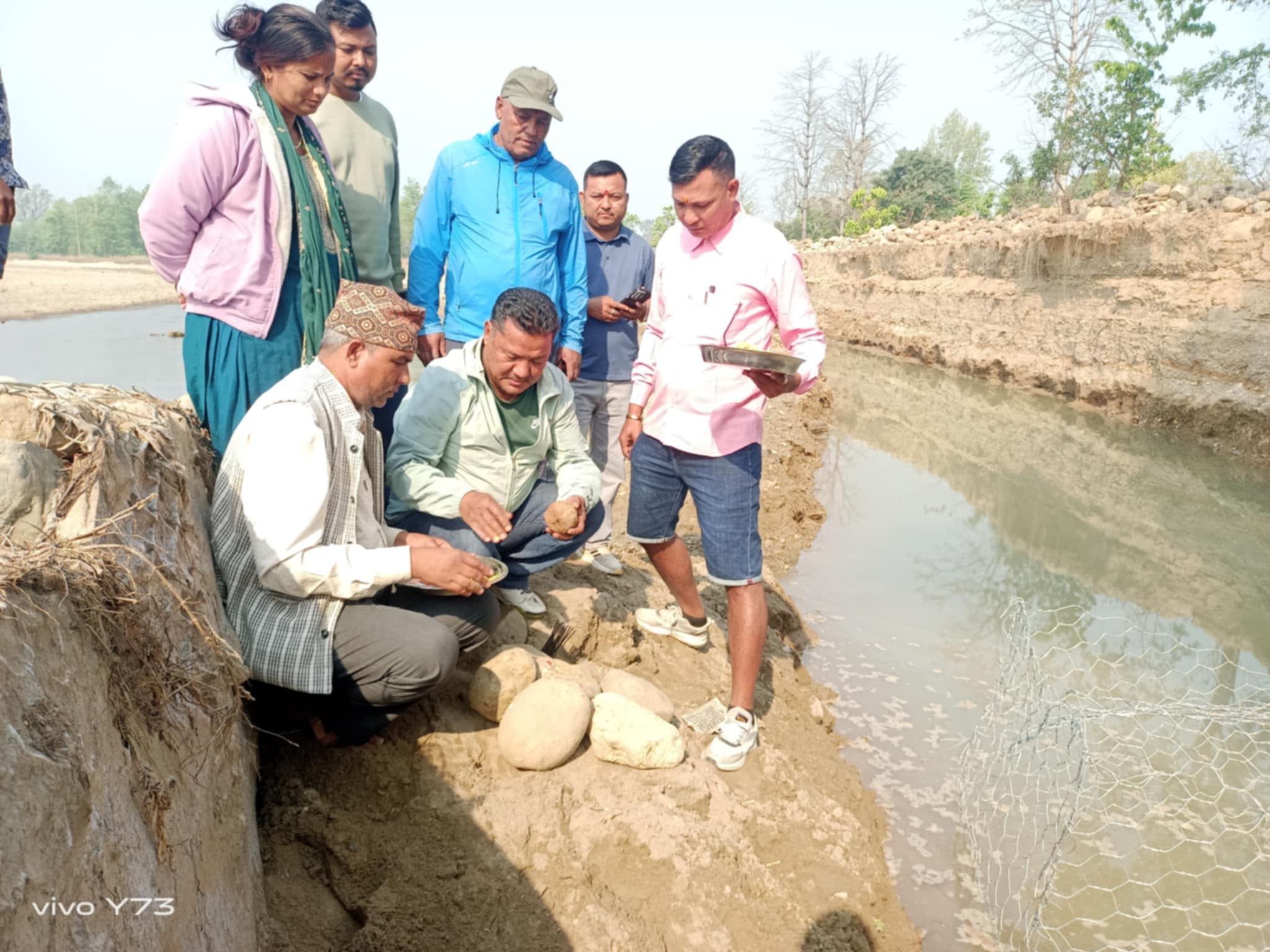 बर्दगोरिया-३मा तटबन्धन निर्माणका लागी शिलान्यास