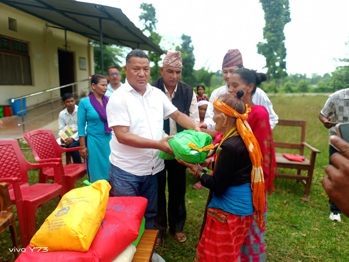 बर्दगोरिया-३ मा पौष्टिक आहार वितरण