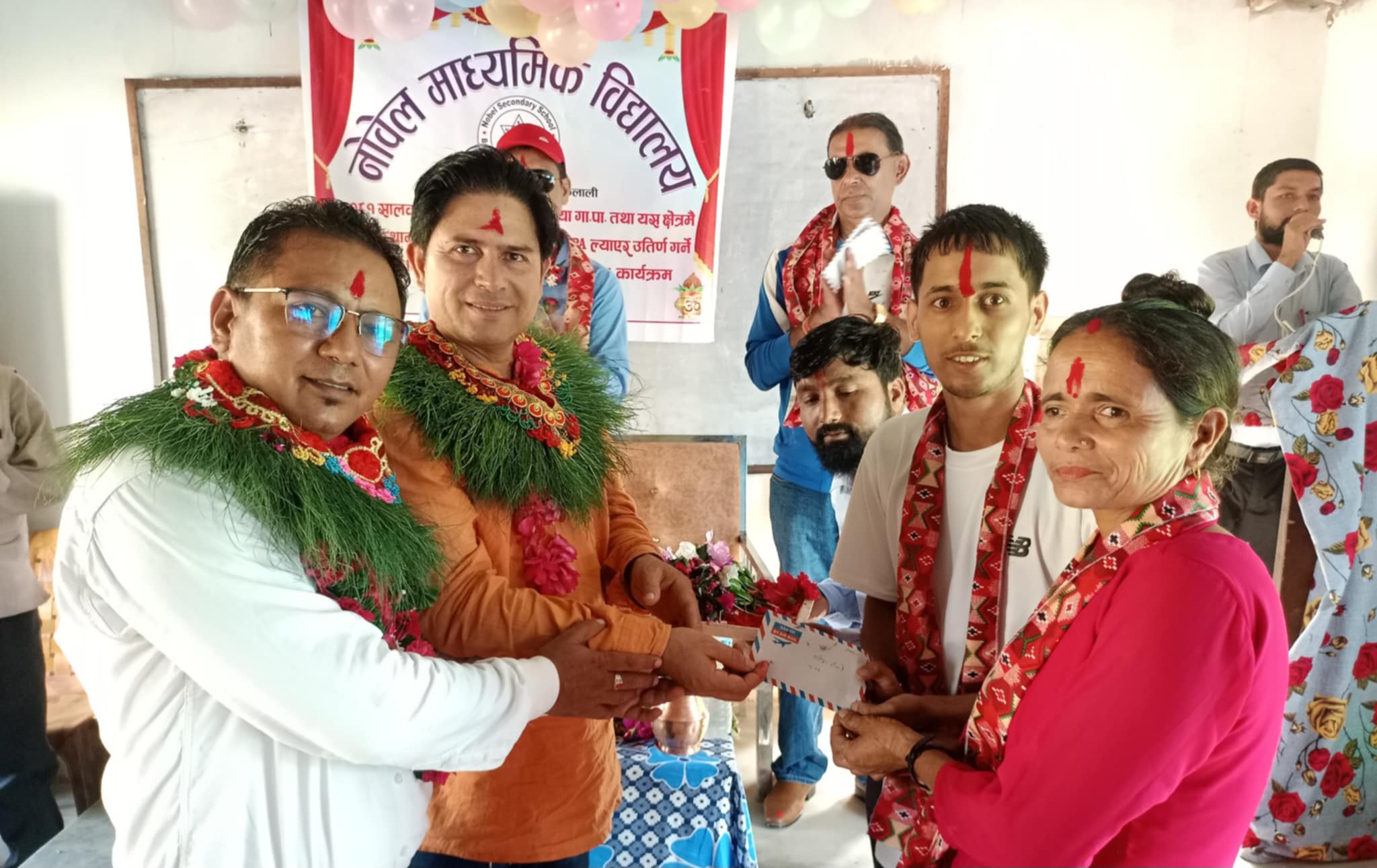 नोबेल स्कुलले गर्‍यो कक्षा १२ को परीक्षामा उतिर्ण हुने विद्यार्थीहरुलाई सम्मान