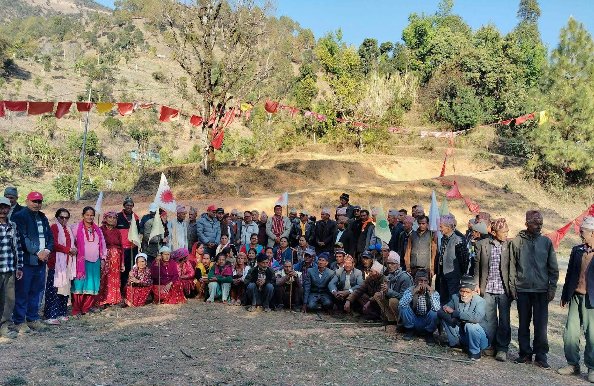 नेकपा (एमाले)का उम्मेदवार गणेश सिंह ठगुन्नाको भेटघाट तीव्र,५२ जना कांग्रेस त्यागेर एमाले प्रवेश