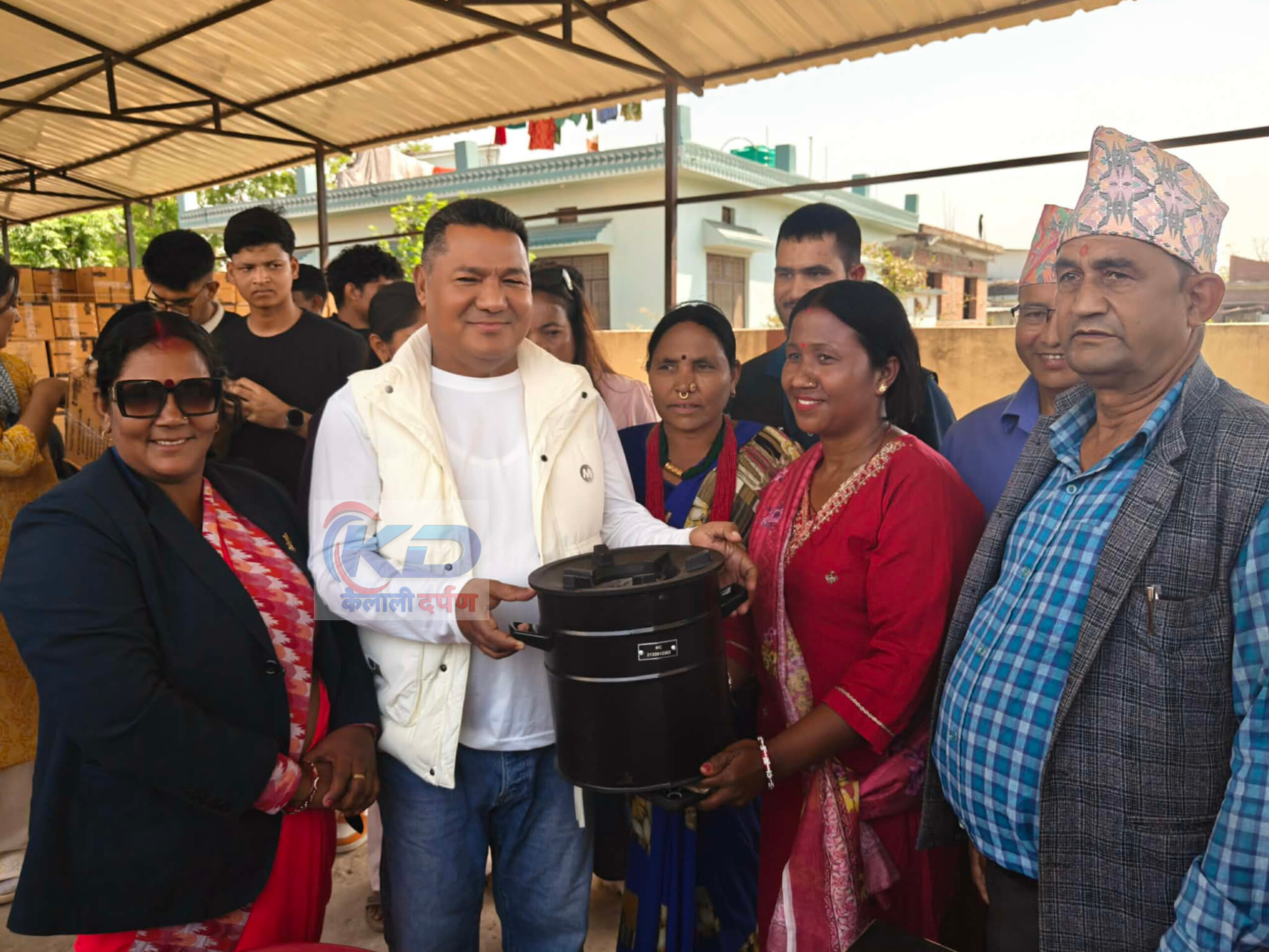 बर्दगोरियामा सुधारिएको चुलो वितरण