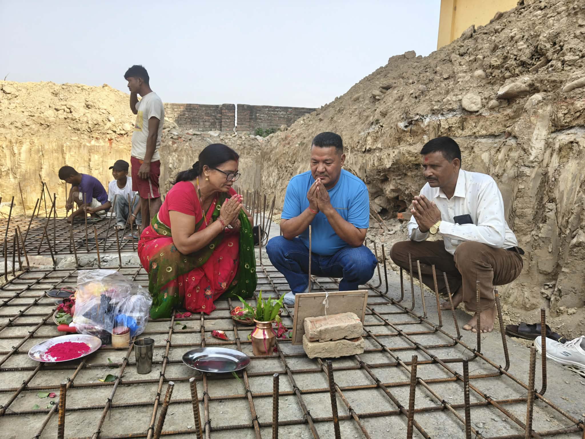 पालिका अध्यक्ष कुँवरद्वारा महुन्याल माविको ५५ लाखको भवन शिलान्यास