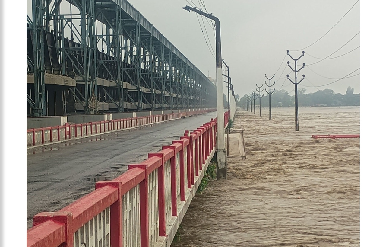 खतराको सूची पार गरेपछि कोशी ब्यारेजका ४३ ढोका खोलिए